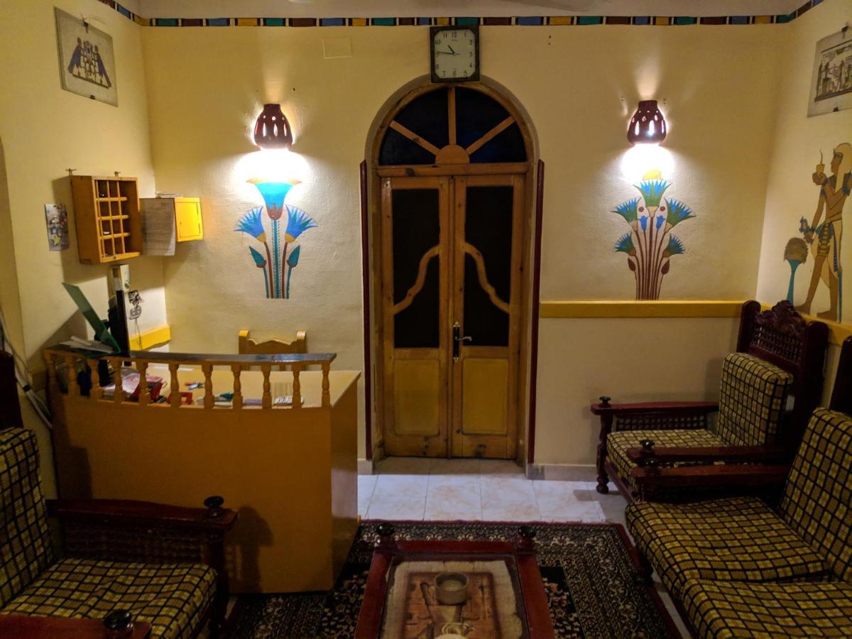 Elphardous Hotel Luxor Exteriör bild